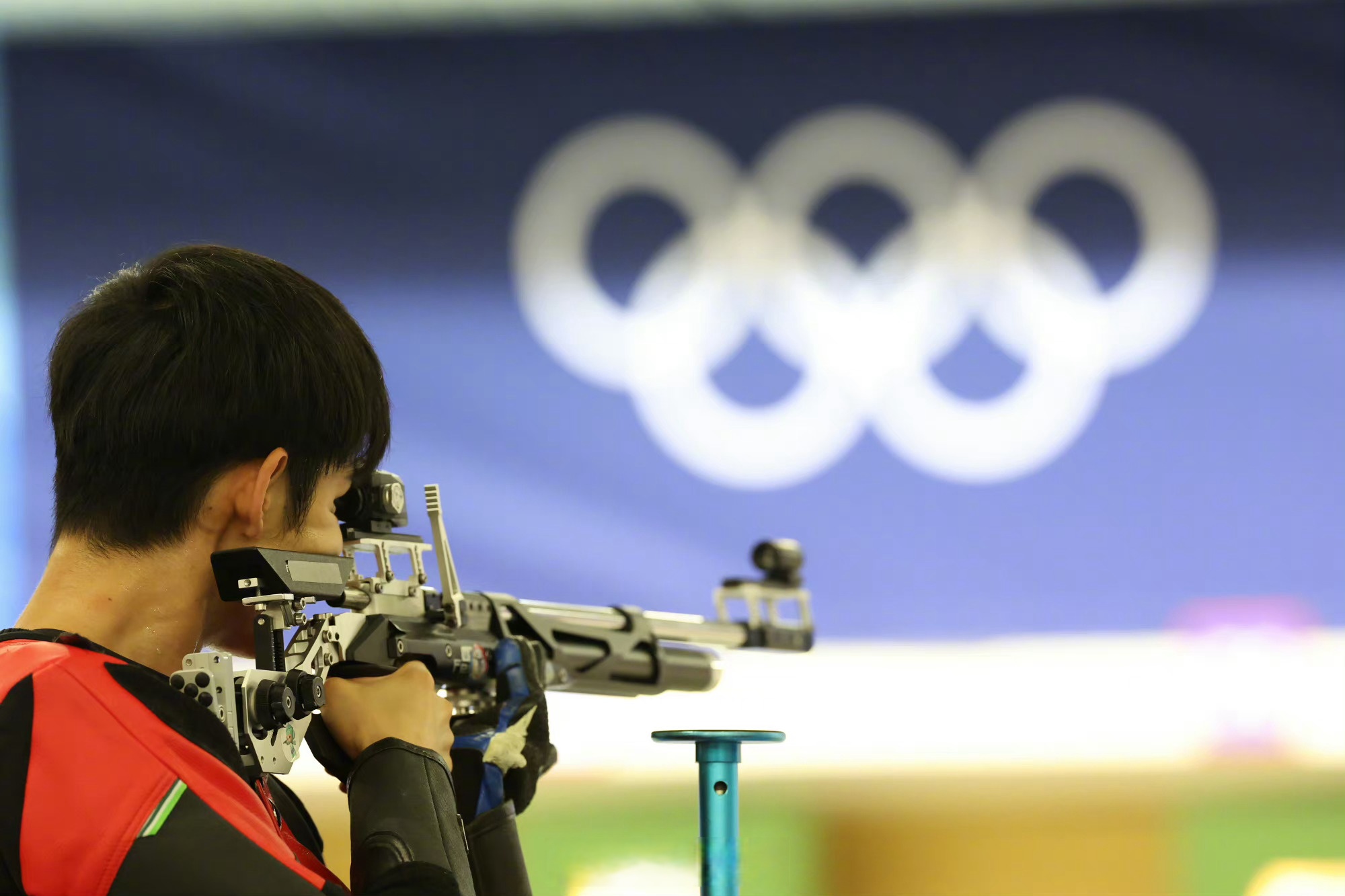 加拿大运动员在射击比赛中取得好成绩