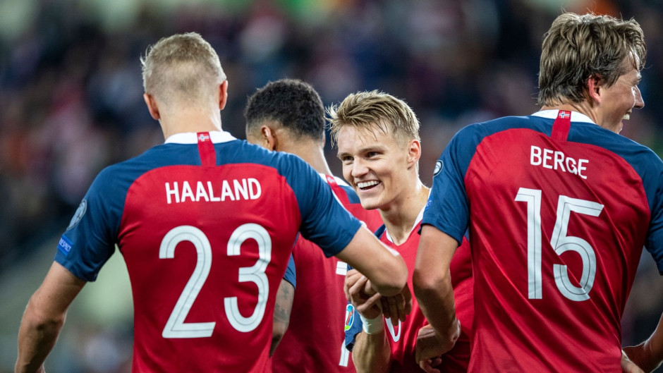 包含摩尔多瓦迎来法国挑战,欧洲预选赛厮杀开始的词条