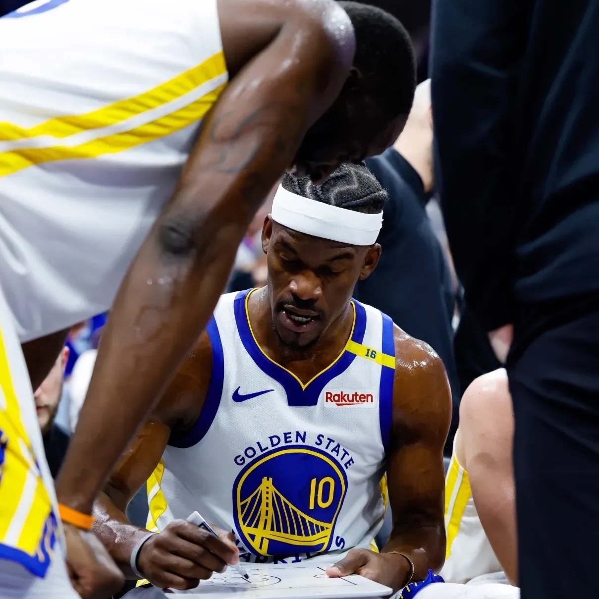  巴特勒回归赛场，惊险取胜首场状态亮眼，篮网观众沸腾！