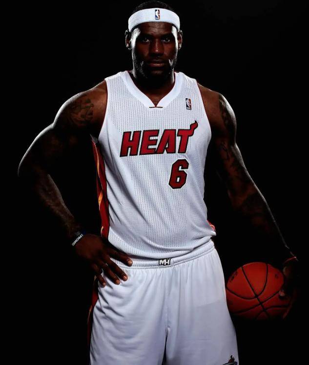 阿扎伦卡关键节点爆冷，热火带队取胜！的简单介绍